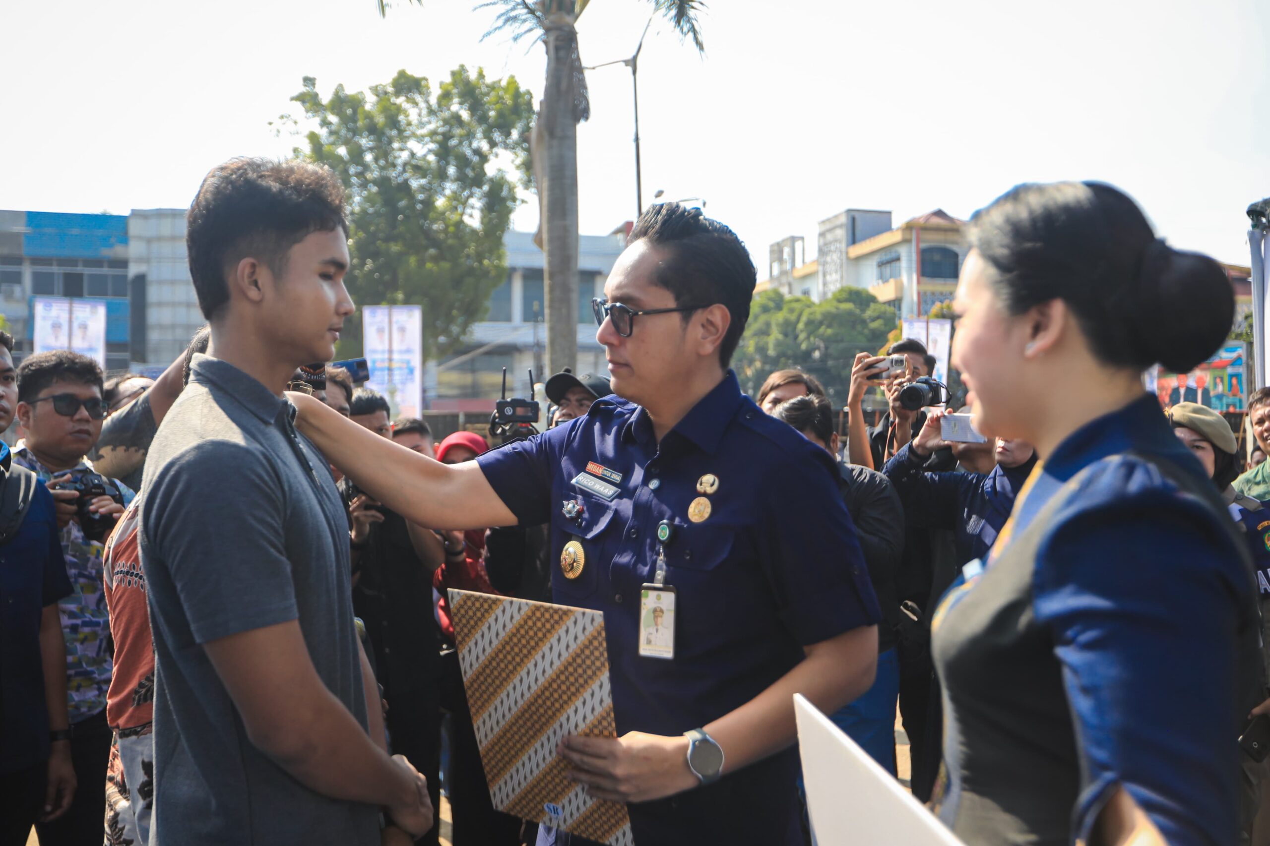 Program Tebus Ijazah Diajdikan Langkah Konkret Rico Waas Bantu Siswa Soal Biaya Pendidikan