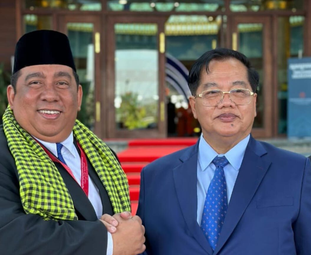 TYT Menteri Kanan Kamboja Ucapkan Selamat kepada Presiden Pemuda Masjid Dunia