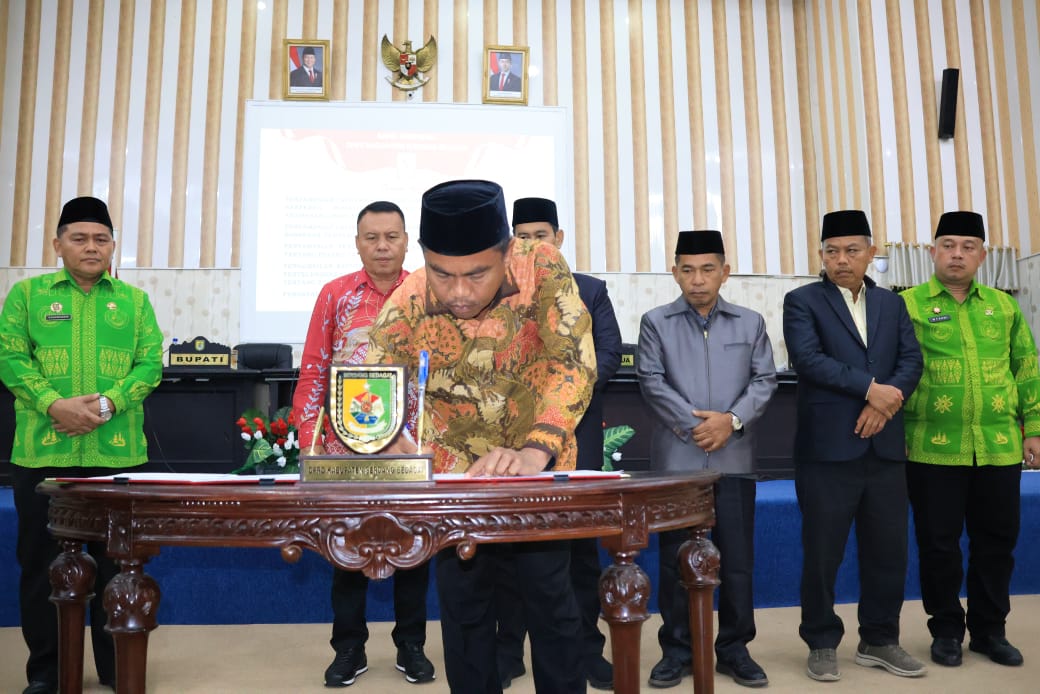 Pemkab Sergai dan DPRD Sahkan Dua Ranperda Strategis, Perkuat Tata Kelola Pemerintahan dan Keamanan Lingkungan