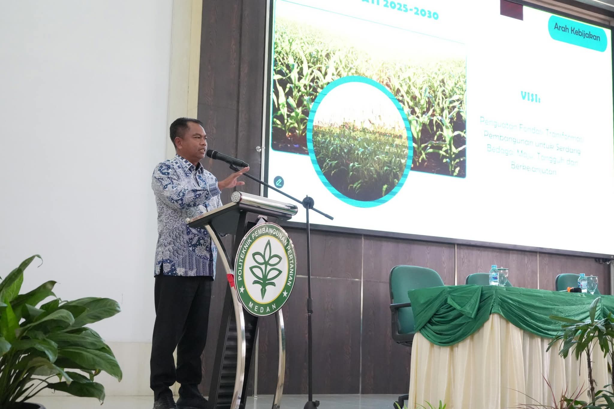 Bupati Sergai Bagikan Kisah Inspiratif Mantan Petani di Seminar Nasional Polbangtan Medan