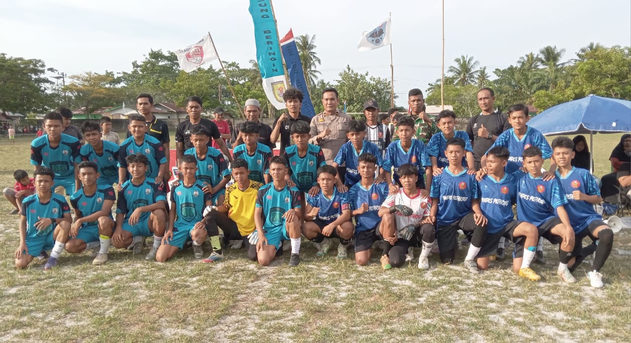 Topi Miring FC Juara Turnamen Tarkam U-15 Pemdes Petaring Cup 2025