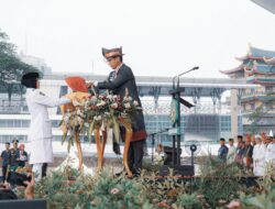 Upacara Penurunan Sang Merah Putih Berlangsung Khidmat