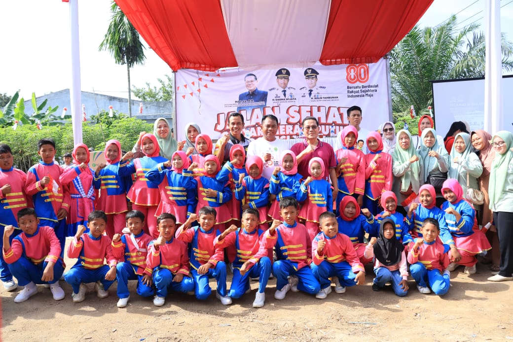 Bupati Sergai Lepas Ratusan Peserta Jalan Santai di Desa Cempedak Lobang