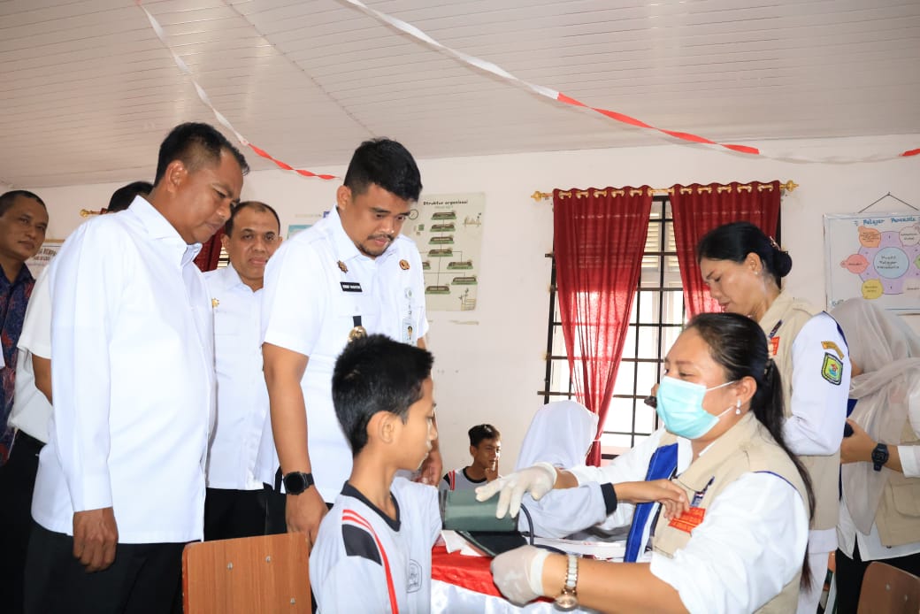 Bupati Sergai Dampingi Gubsu Bobby Nasution Luncurkan Program Cek Kesehatan Gratis Anak Sekolah