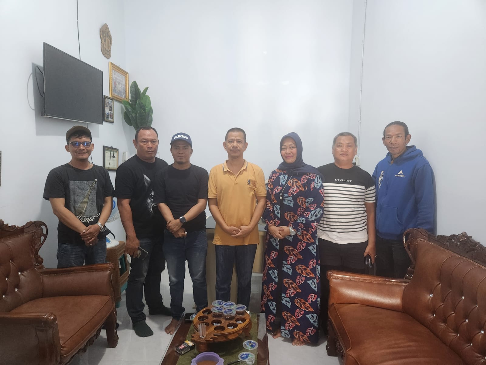 Pewarta Polrestabes Medan Berbagi Beras kepada Pengurus dan Anggota