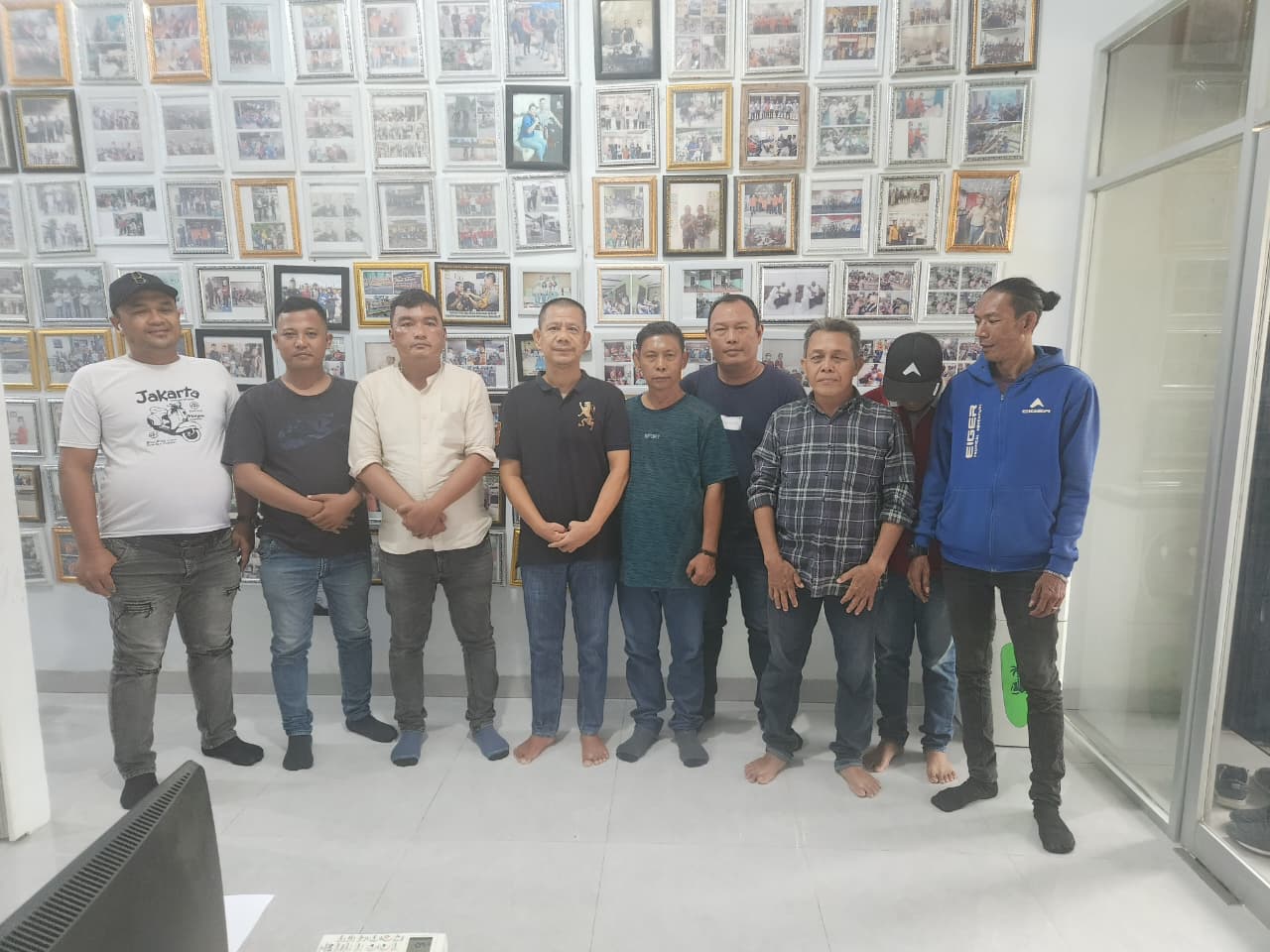 Chairum Lubis SH : "Jumat Barokah" Berbagi Beras Bentuk Jalinan Silaturahmi