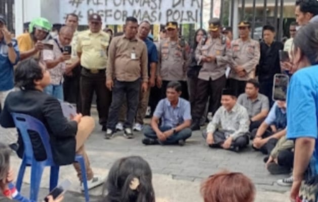Tanpa Beban Martin Gurning Dampingi Wakil Ketua DPRD Medan Sambut Aksi GMKI