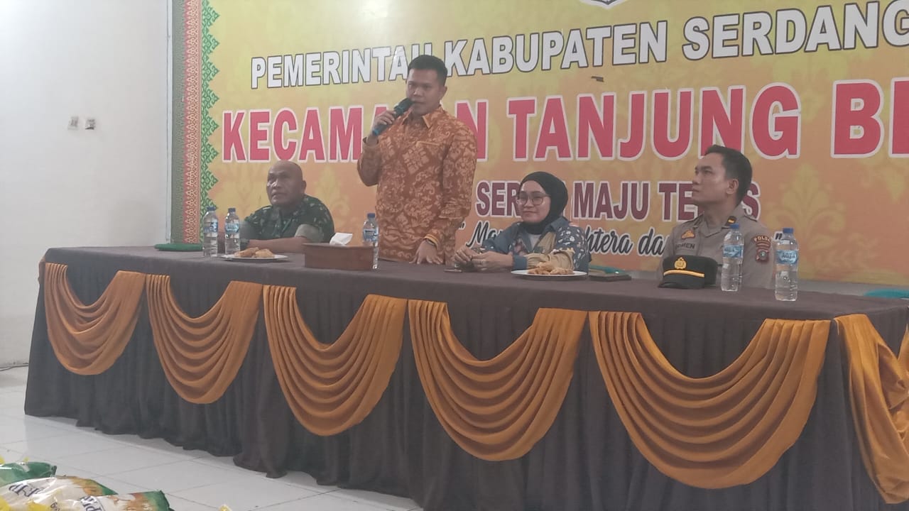 Wabup Sergai Salurkan Bantuan Beras untuk Pengemudi Ojek dan Betor di Tanjung Beringin