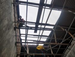 Hujan Serta Angin Kencang Terbangkan Atap Rumah Warga