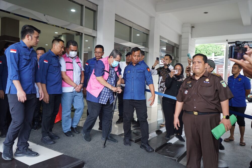 Dua Tersangka Dugaan Tindak Pidana Korupsi Pengadaan 2 Unit Kapal Tunda di PT Pelabuhan Indonesia (Persero) Tahun 2018–2021 Ditahan