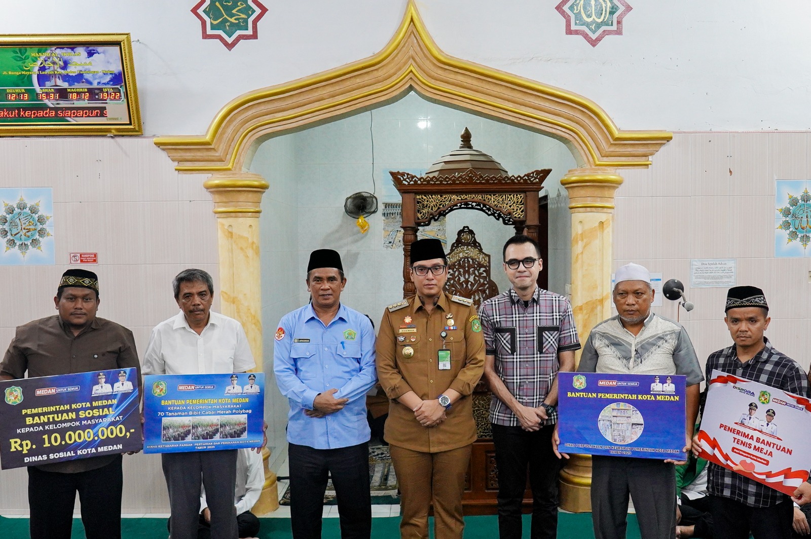 Rico Waas Bersama Anggota DPRD Medan Lakukan Safari Ashar Di Masjid Al Ikhlas Laucih 1 Rico Waas Bersama Anggota DPRD Medan Lakukan Safari Ashar Di Masjid Al Ikhlas Laucih