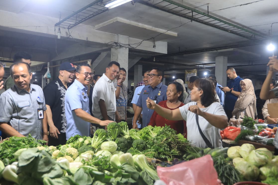 Pantau Harga Bahan Pangan di Medan, Zakiyuddin Harahap Ke Pasar Petisah dan Pusat Pasar