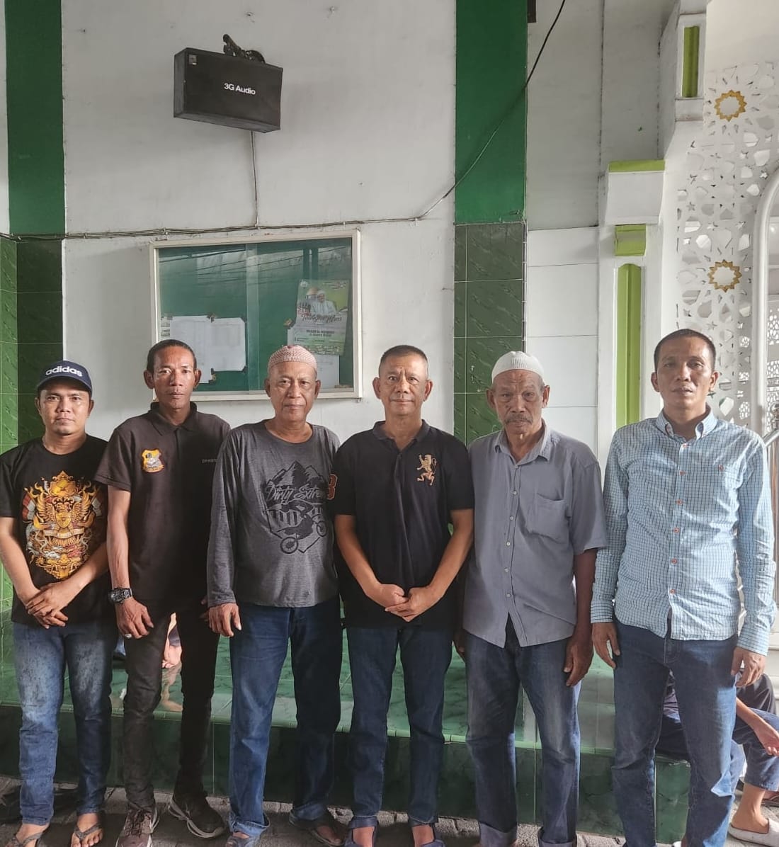 Program Jumat Barokah Berbagi Pewarta Polrestabes Medan Jalin Kebersamaan