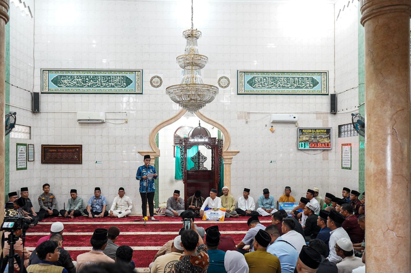 Safari Jumat di Masjid Al-Ikhwan, Rico Waas Aspirasi Jamaah Langsung
