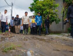 Tinjau Tiga Ruas Jalan di Medan Marelan, Rico Waas : Minggu Depan Langsung Kita Perbaiki