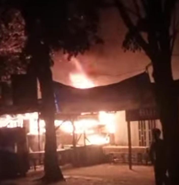 Rumah Usaha Pakter Tuak Di Asahan dilalap si jago merah,Satu Tewas