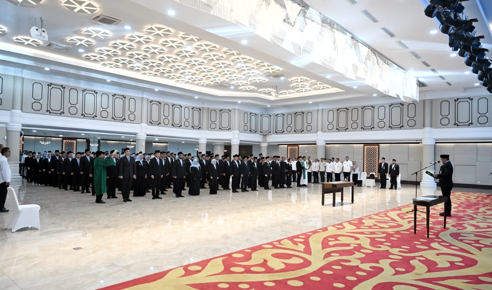 Bobby Nasution Lantik 177 Pejabat Administrator dan Pengawas