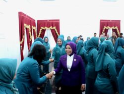 Rosmaida Saragih Lantik Ketua TP-PKK, Bunda PAUD, dan Pembina Posyandu se-Kabupaten Sergai