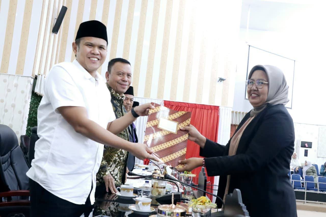 DPRD Sergai Gelar Paripurna Bahas Jawaban Pemkab atas Ranperda APBD 2026 dan Pengelolaan Sampah