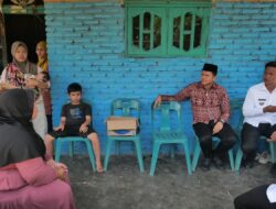 Wabup Sergai Jenguk Keluarga Nelayan Tenggelam Di Pantai Cermin