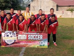 Turnamen Mini Soccer U-40 Piala Kapolres Sergai Semarak, Warga Padati Lapangan Gelora Bung Wiwik