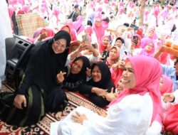 Belasan Ribu Jamaah Padati Pantai Cermin, Ustadzah Aisah Dahlan Cerahkan Tabligh Akbar MTMD Sergai