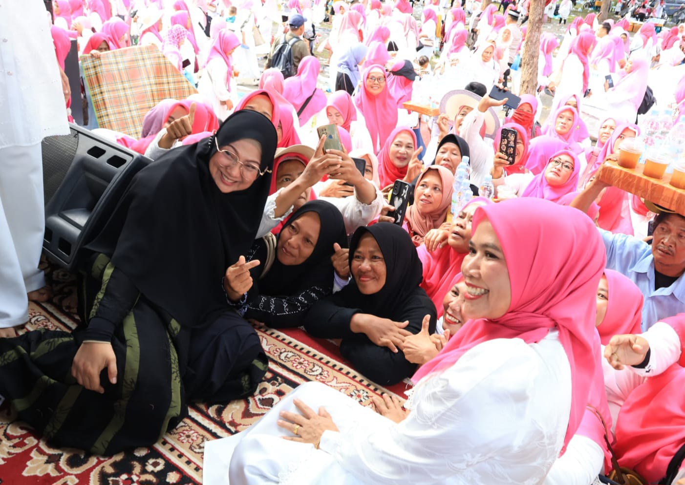 Belasan Ribu Jamaah Padati Pantai Cermin, Ustadzah Aisah Dahlan Cerahkan Tabligh Akbar MTMD Sergai