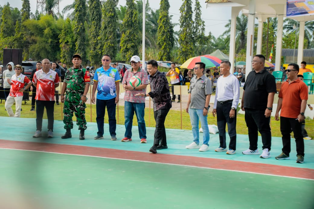 Wabup Adlin Tambunan Buka Turnamen Bola Voli Piala Bupati dan Wakil Bupati Sergai 2025