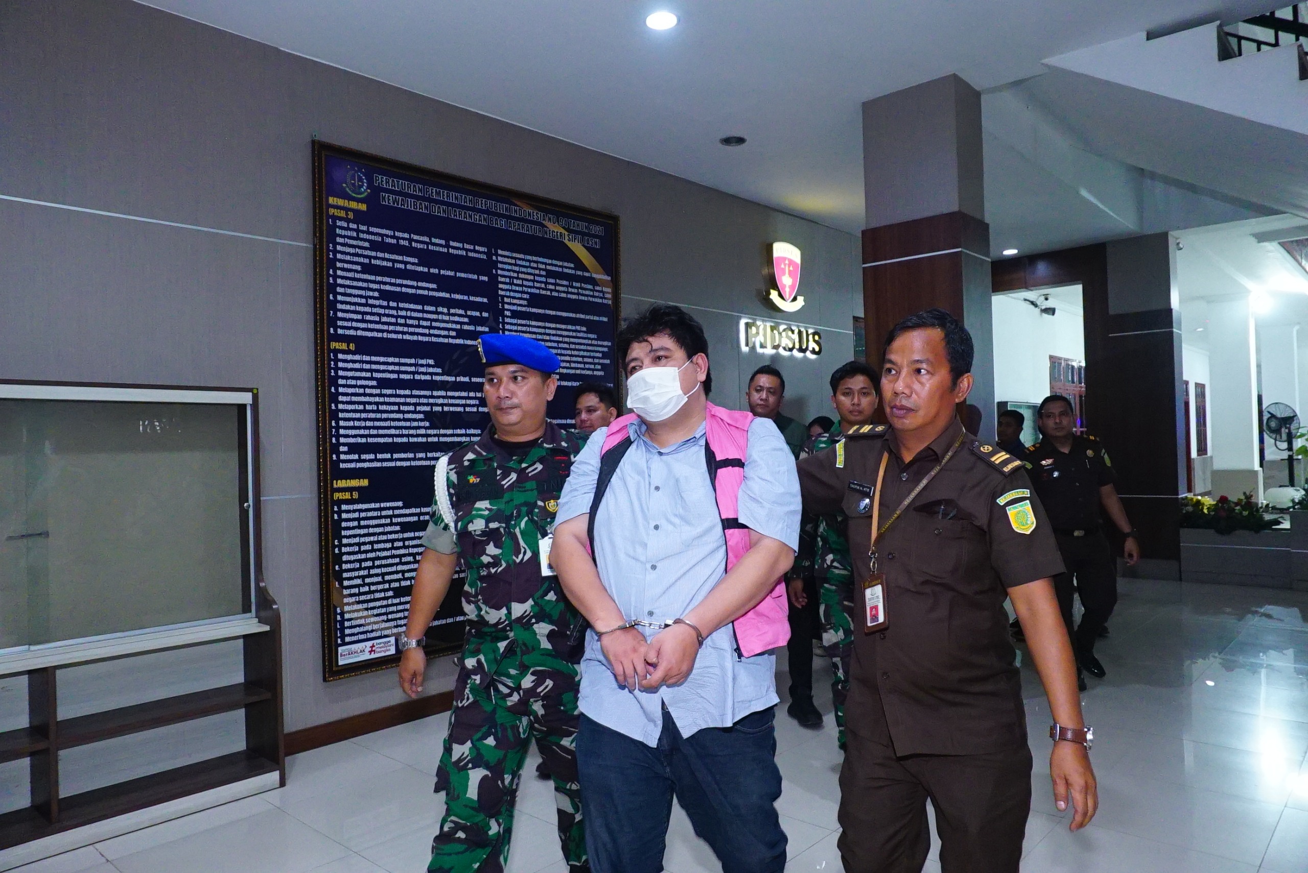 Rugikan Negara Rp2,29 M, Pejabat Bank Sumut KCP Krakatau Ditahan