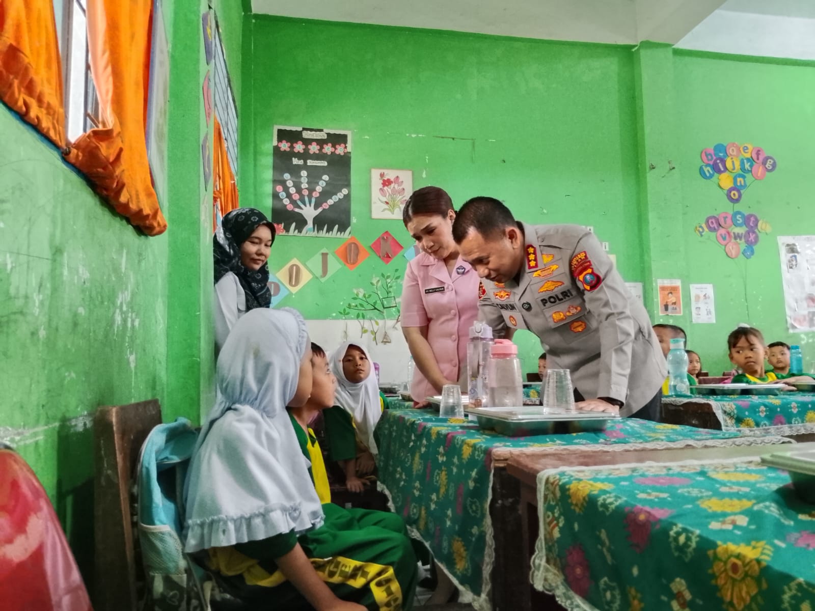 Jean Calvijn Simanjuntak Terharu Dan Bangga Pada Siswa-siswi SDN 106162 Desa Medan Estate 2 Jean Calvijn Simanjuntak Terharu Dan Bangga Pada Siswa-siswi SDN 106162 Desa Medan Estate