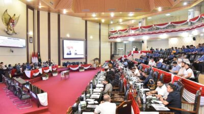 Wong Chun Sen Pimpin Rapat Paripurna Penetapan Ranperda Pencegahan dan Penanggulangan Kebakaran