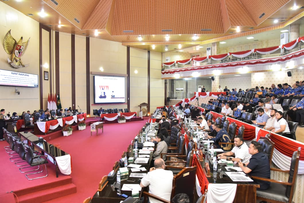 Wong Chun Sen Pimpin Rapat Paripurna Penetapan Ranperda Pencegahan dan Penanggulangan Kebakaran