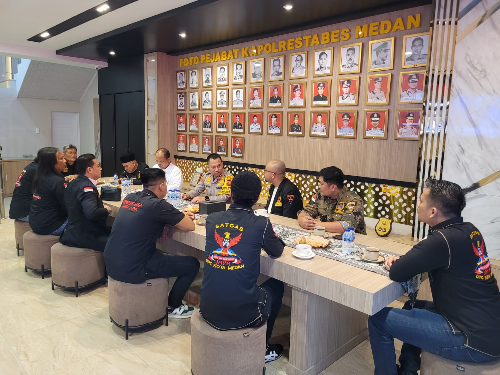 Pertegas Pembinaan Ormas, Kapolrestabes Medan Terima Audiensi DPC GRIB Jaya