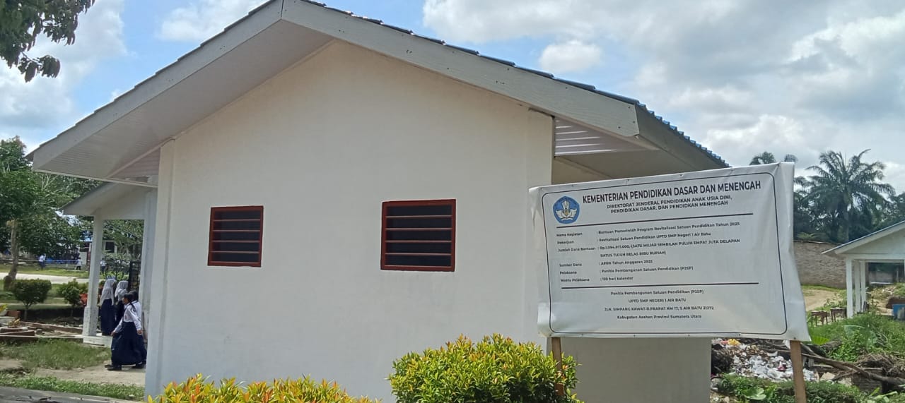 Proyek Revitalisasi di SMPN 1 Air Batu Asahan Diduga Raih Keuntungan Besar 2 Proyek Revitalisasi di SMPN 1 Air Batu Asahan Diduga Raih Keuntungan Besar