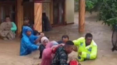 BMKG Himbau Warga Medan Sekitarnya Waspadai Angin Kencang Yang Mengakibatkan Pohon Tumbang Dan Banjir Bandang