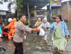 Polres Pelabuhan Belawan Pantau Situasi Banjir dan Salurkan Bantuan kepada Warga Terdampak Banjir