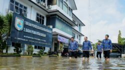 Banjir Rendam Kantor Pemkab Sergai, Wabup Adlin Tambunan Pastikan Layanan Publik Tetap Optimal 4 Banjir Rendam Kantor Pemkab Sergai, Wabup Adlin Tambunan Pastikan Layanan Publik Tetap Optimal