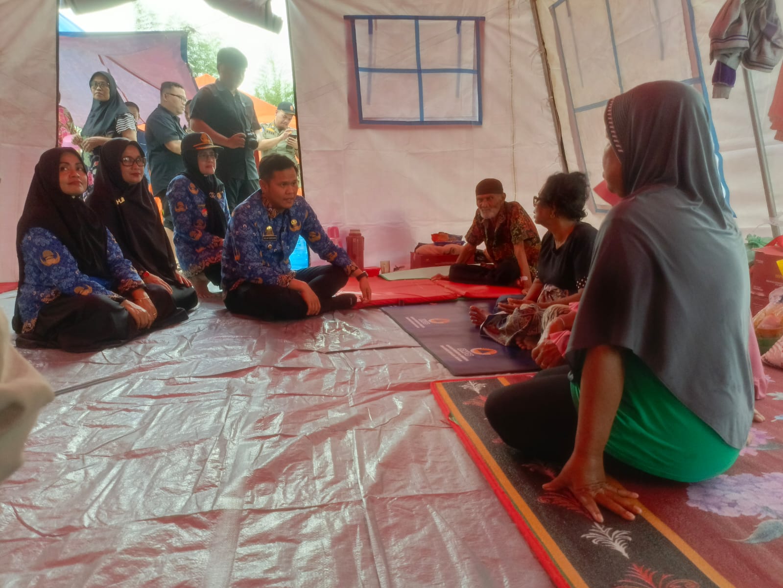 Banjir Belum Surut, Wabup Sergai Tinjau Lokasi dan Pastikan Layanan Pengungsian Berjalan Baik