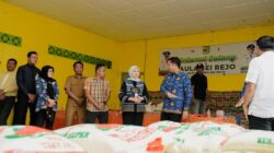 Wabup Sergai Tegaskan Pentingnya Kolaborasi Tangani Banjir, Bank Sumut Salurkan 200 Paket Sembako 6 Wabup Sergai Tegaskan Pentingnya Kolaborasi Tangani Banjir, Bank Sumut Salurkan 200 Paket Sembako