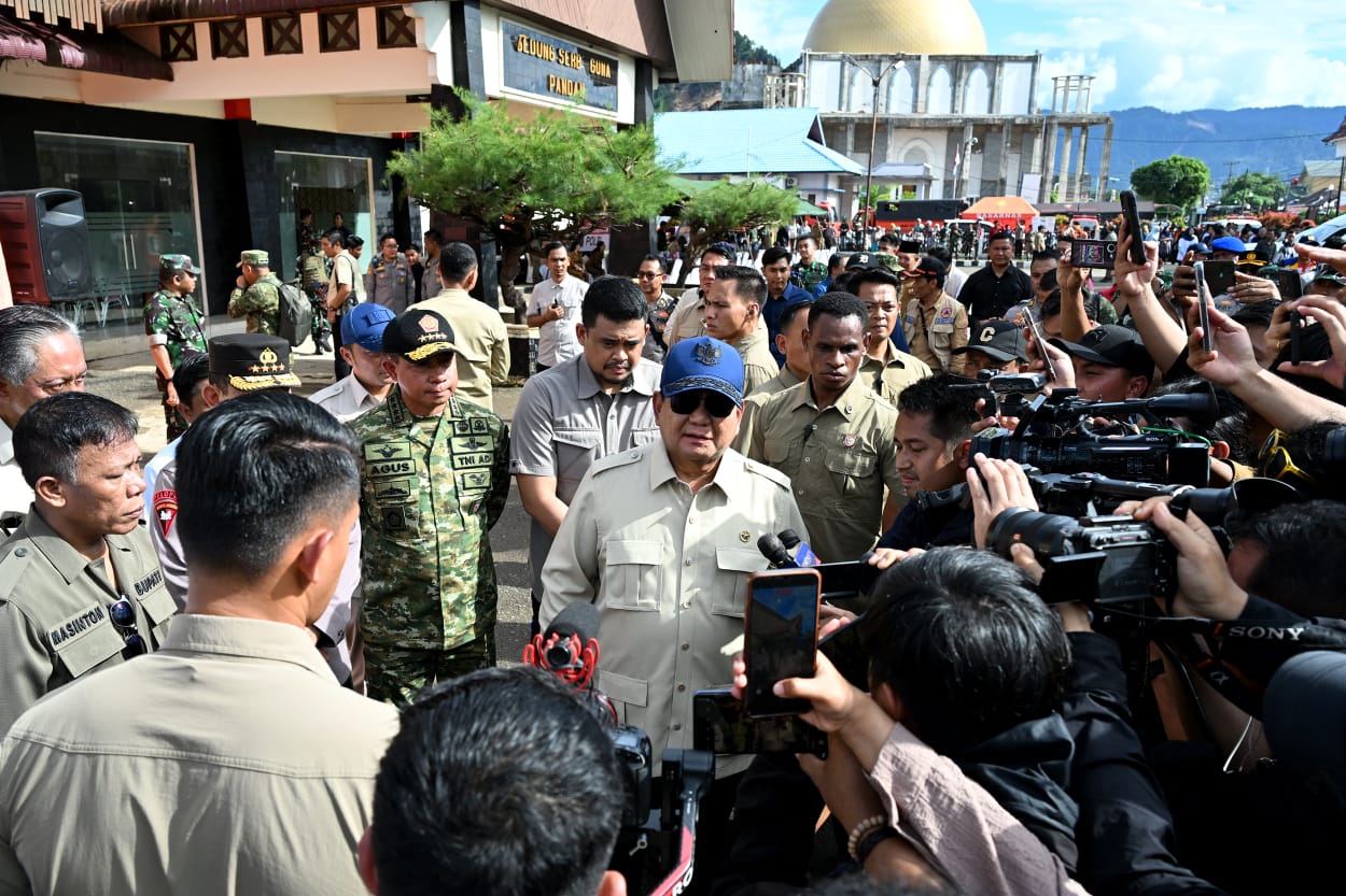 Tinjau Banjir Dan Longsor, Presiden Prabowo Minta Gubsu Fokus Di Infrastruktur dan BBM