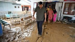 Bobby Nasution Terobos Daerah Banjir dan Longsor Parah di Tapteng