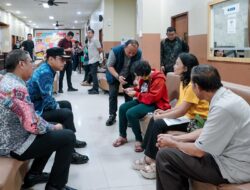 Rico Waas Instruksikan Disdukcapil Harus Jemput Bola Ke Korban Banjir