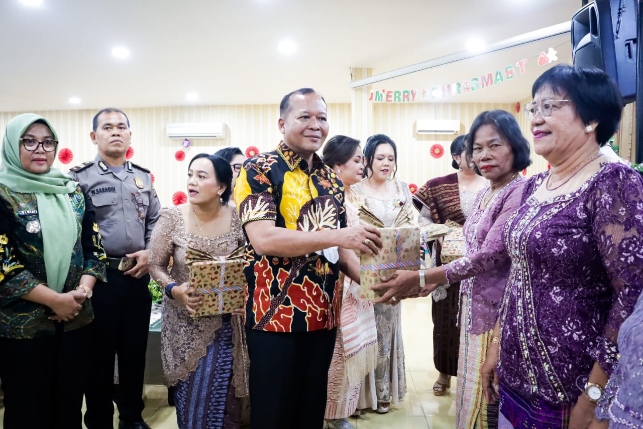 Perayaan Natal Dinas Kesehatan Sergai Berlangsung Khidmat, Sekda Ajak Teladani Nilai Kasih dan Toleransi