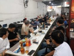 Ketua Forwaka Sumut Irfandi : Tetap Konsentrasi Bagikan Bantuan Korban Banjir