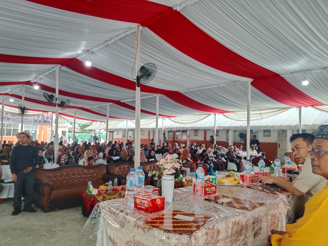 Dihadapan Ribuan Warga, H Zulkarnaen S.K.M Soroti Sampah Hingga PKH