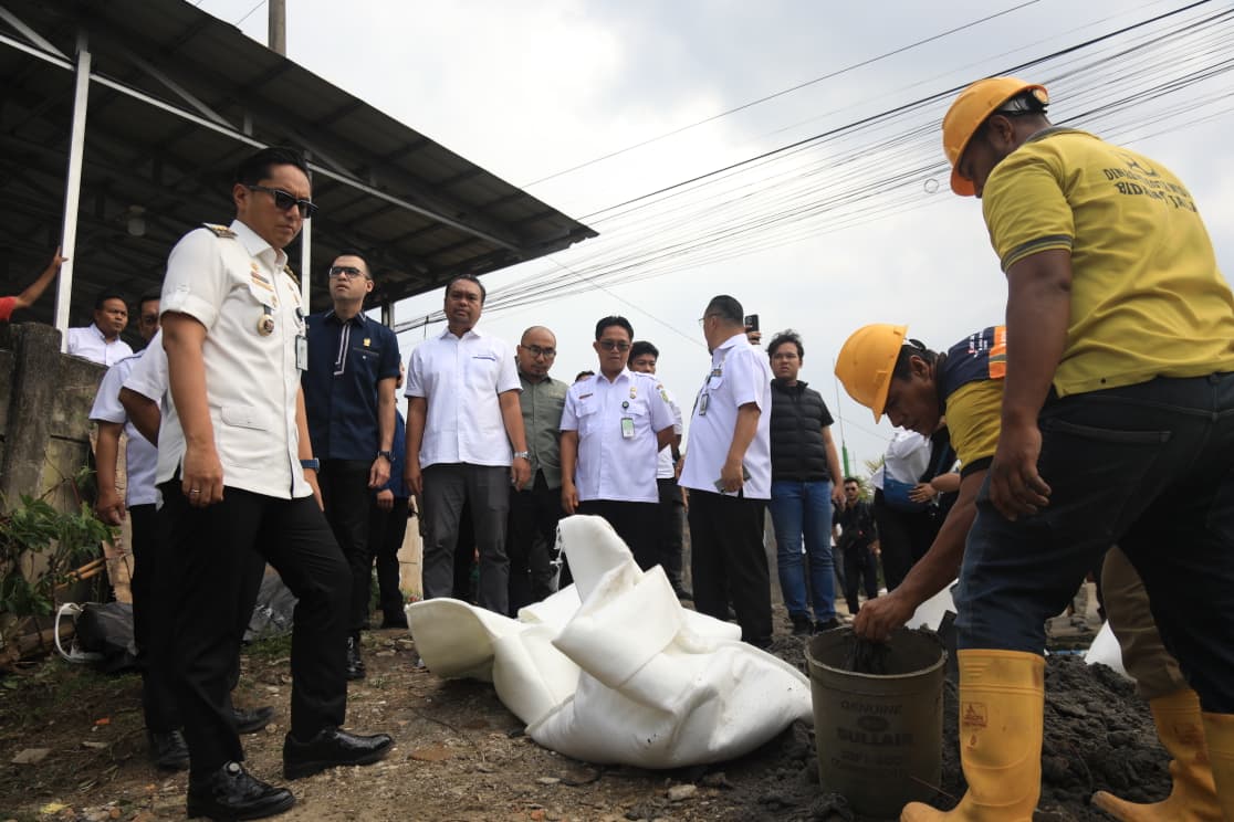 Pemko Medan Terima Bantuan 10.000 Goebag Untuk Penanggulangan Banjir