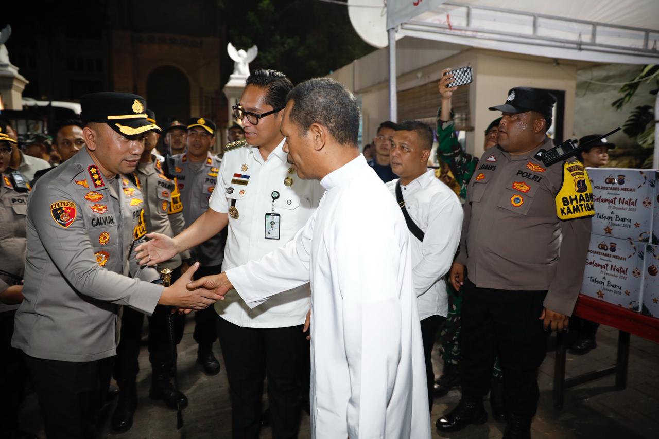 Kapolrestabes Medan Pimpin Patroli Skala Besar Malam Natal