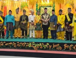 Pemangku Adat Kedatukan Tanah Datar Wan Muhammad Nur Dinobatkan