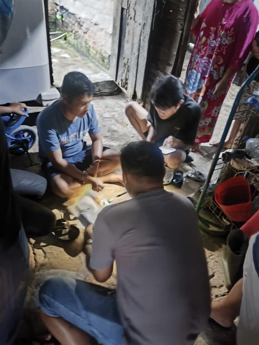 Pengedar Sabu di Desa Gedangan Kenak Ciduk Satresnarkoba Polres Asahan 2 Pengedar Sabu di Desa Gedangan Kenak Ciduk Satresnarkoba Polres Asahan