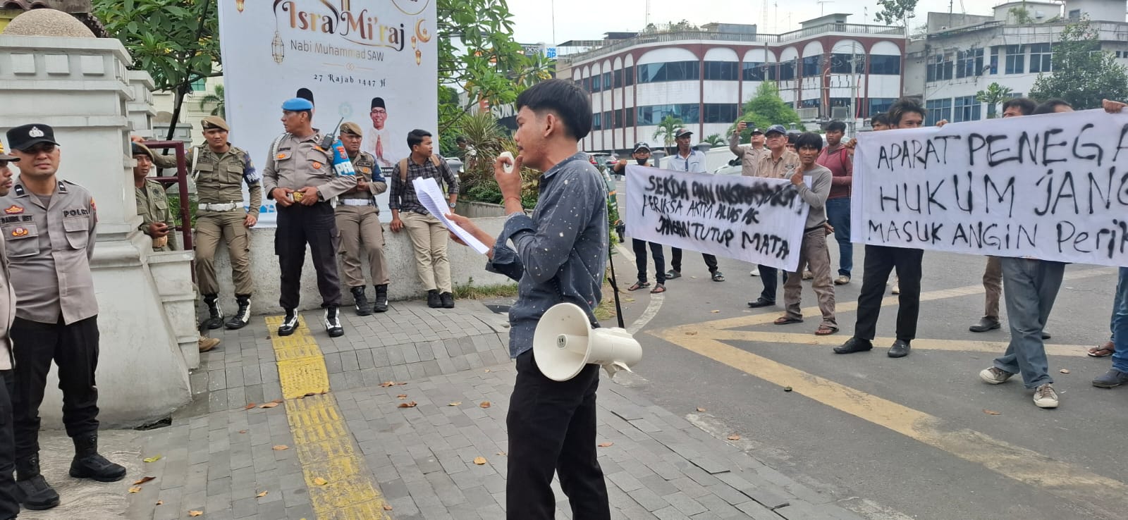 Massa GPAK Unjuk Rasa di Kantor Walikota dan Bapenda Medan, Protes Dugaan Permainan Pajak Reklame